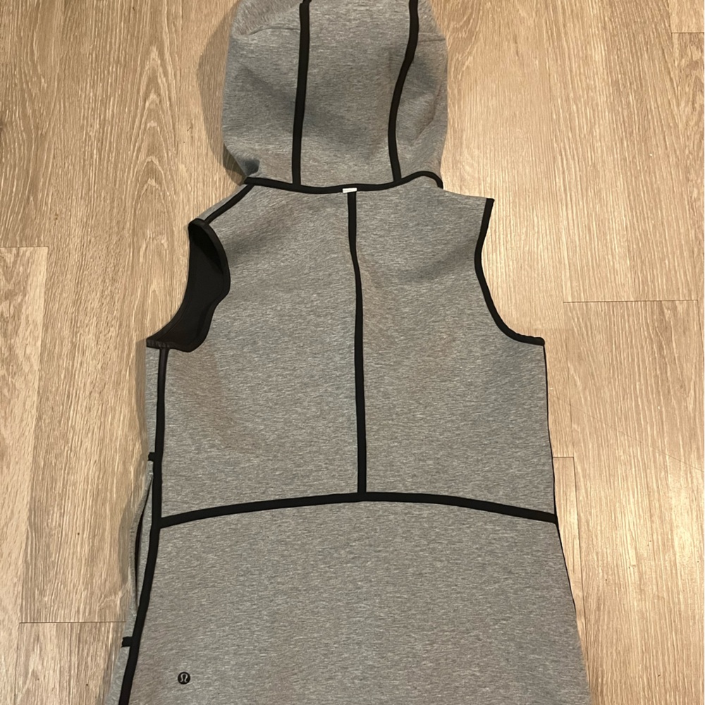 Lululemon Insculpt Reversible Vest - Picture 8 of 8